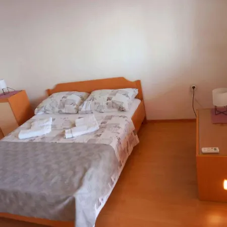 In - Sibenik Riviera 45762 *